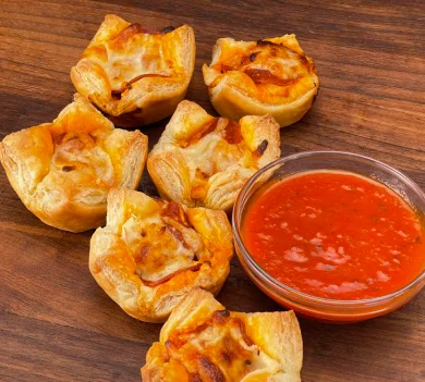 Pepperoni Pizza Puffs